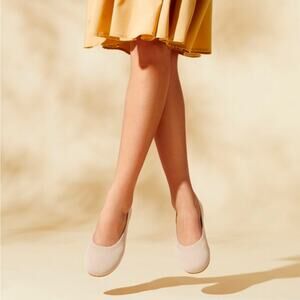 Viviaia Claire round toe walking Ballet flats nude tan womens size 7.5